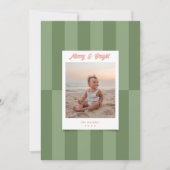 モダン&ブメリーリーセージ緑のクリスマスストライプ シーズンカード (正面)