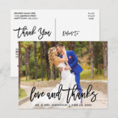 モダン ブラシ スクリプト ラブ アンド サンクス ウェディング ポストカード (正面/裏面)