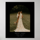 モダン ブラック ウェディング カップル フォト アーチ ポスター (正面)