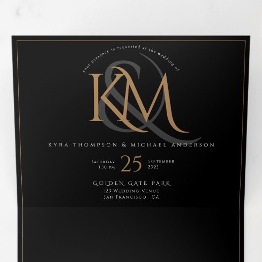 モダン ブラック ゴールド モノグラム オールインワン ウェディング 三つ折り招待状 (内部最初)