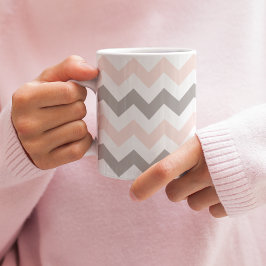 モダン ブラッシュピンク グレー チェブロン 模様 コーヒーマグカップ