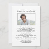 モダン マウンテン パインズ 生涯の祝い フォト 招待状 (裏面)