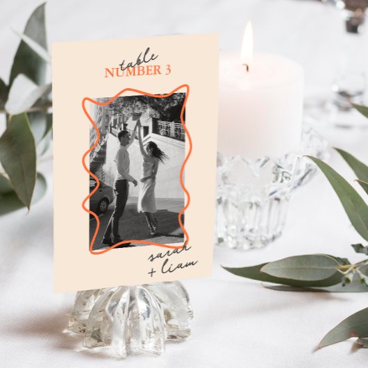 モダン ミニマル カラフル ベージュ | テーブル ナンバー カード