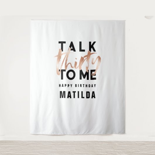 モダン ミニマル タイポグラフィー ガーリー ローズゴールド 30歳 誕生日バナー タペストリー (正面)