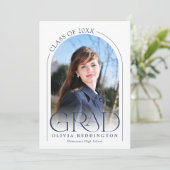 モダン ミニマル ネイビーブルー アーチ フォト グラデュエーション パーティー 招待状 (スタンド正面)