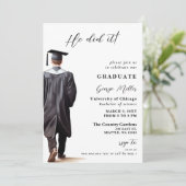 モダン ミニマル フォト 彼がやり遂げた 卒業 招待状 (スタンド正面)