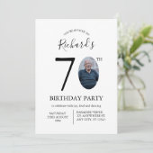 モダン ミニマル 70歳 誕生日 フォト 招待状 (スタンド正面)