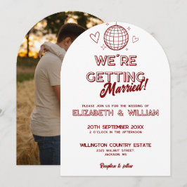 モダン レッド レトロ ディスコ グルーヴィー ウェディング フォト 招待状