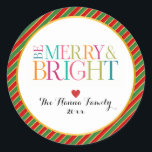 モダンBeカラフル & Brightメリー Christmas Season ラウンドシール<br><div class="desc">クリスマスモダンカラフルの休日メリーのためのクリスマスと明るい。フォントモダンはメリー明るいクリスマスの季節の休日ステッカーとラベル。</div>