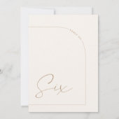 モダンBohoミニマル Archテーブル6テーブル番号 招待状 (裏面)