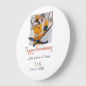 モダンboho happy anniversary add name date orange ラージ壁時計 (傾斜)
