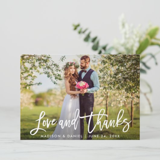 モダンBrush Script結婚の写真の愛感謝してい サンキューカード (スタンド正面)