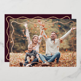 モダンBurgundy Wavy Frame Thanxsgivingフォトカード 箔シーズンカード