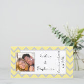 モダンChevron Yellow/Gray Photo Announcement 案内状 (スタンド正面)