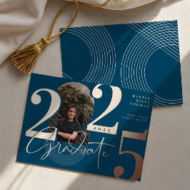 モダンGraduate Script 2025同心円アーチ写真 箔招待状