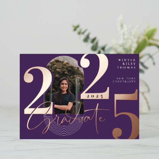 モダンGraduate Script 2025同心円アーチ写真 箔招待状 (立ち正面)