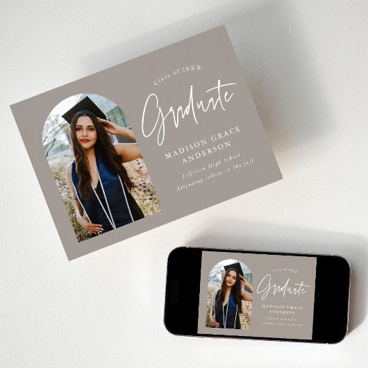 モダンGreige Arch写真卒業 案内状