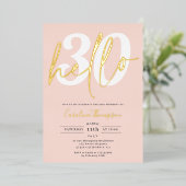 モダンhello 30誕生日フォトピンク金ゴールドスクリプト 箔招待状 (立ち正面)