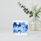 モダンHELLO SCRIPT水芸術品を気取った色スプラッシュブルー スクエア名刺 (スタンド正面)