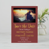 モダンQRコード写真ワインバーガンディー結婚式 箔招待状 (立ち正面)