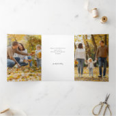 モダンScript Happy Holidays w/金ゴールド・フレーム写真 三つ折りカード (内部)