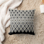 モダンTaupe & Black Diamond Patternアクセント クッション (ブランケット)