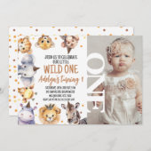 モダンWord Safari Animals Wild One 1 Birthday 招待状 (正面/裏面)