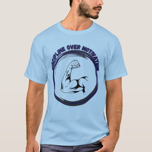 モチベーションより規律 Gym Tee Tシャツ (正面)