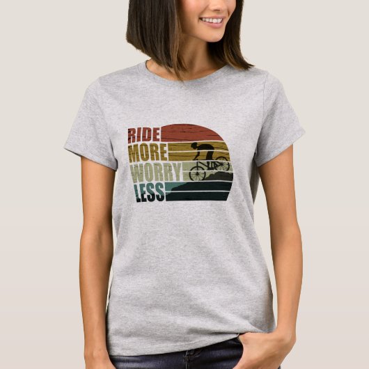 モチベーションアップ自転車ライダー - 面白いサイクリング名言 Tシャツ (正面)