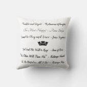 モットー: ばら色のタペストリーを持つヘンリー八世の6人の妻 クッション (裏面)