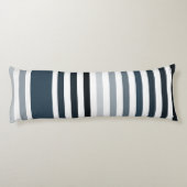 モディッシュ反射池の横のストライプと名前 ボディピロー (裏面)