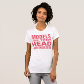 モデルはヘッド・アンド・ショルダーを使用します Tシャツ (正面フル)