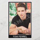 モデルアクターのヘッドショットが固定 (正面)