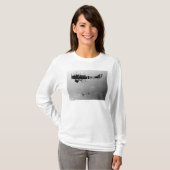 モデル翼が付いているCurtiss JN-4ジェニーの航空機 Tシャツ (正面フル)