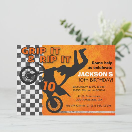 モトクロスの土のバイクの男の子の誕生会のオレンジ 招待状 (スタンド正面)