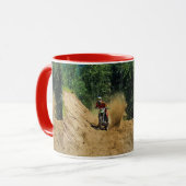 モトクロスの土バイクのチャンピオンの競争 マグカップ (正面左)