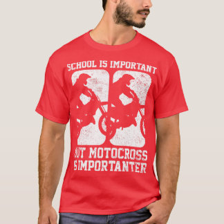 モトクロスダートバイクバイクもしくは自転車に乗る人 Tシャツ