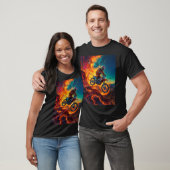 モトクロスライダーが火災から脱出 Tシャツ (ユニセックス)