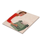 モナとその新しいタイプライター タイル (側面)