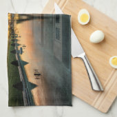 モニュメント |エッフェルタワーの日の出 キッチンタオル (四つ折り)