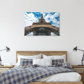 モニュメント |エッフェルタワーを見上げる キャンバスプリント (インサイチュ (寝室))