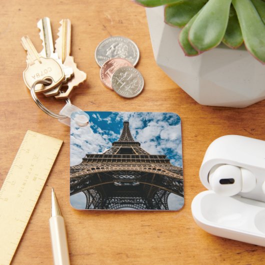 モニュメント |エッフェルタワーを見上げる キーホルダー (デスク)