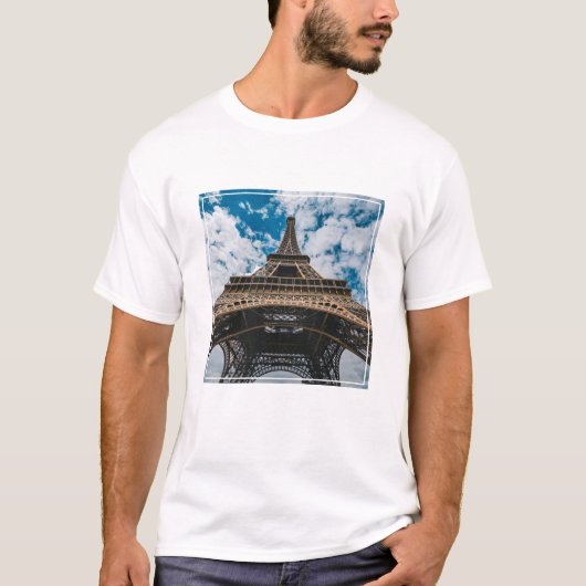 モニュメント |エッフェルタワーを見上げる Tシャツ (正面)