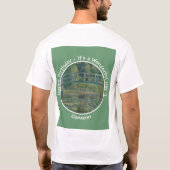 モネの睡蓮の池と足橋のパーティー Tシャツ (裏面)