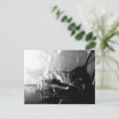 モノクロのカニの写真 ポストカード (スタンド正面)