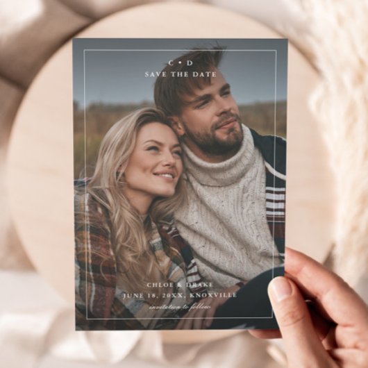 モノクロのシンプルな結婚式の写真 セーブザデート