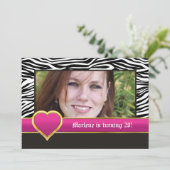 モノクロのゼブラ & ハート 20歳の誕生日写真 招待状 (スタンド正面)