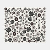 モノクロのプリティーフラワー ボーホー お名前追加可 フリースブランケット (正面(横))