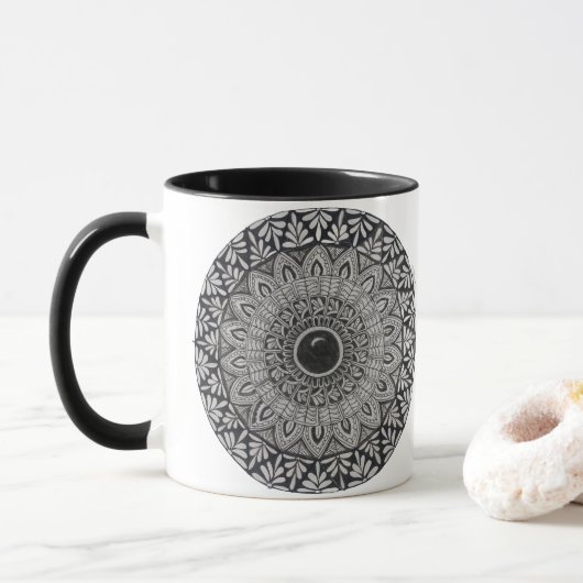 モノクロの曼荼羅デザインのコーヒーマグ マグカップ (ドーナツ)