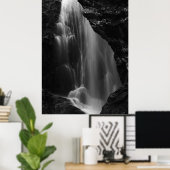モノクロの滝の長時間露光 ポスター (ホームオフィス)